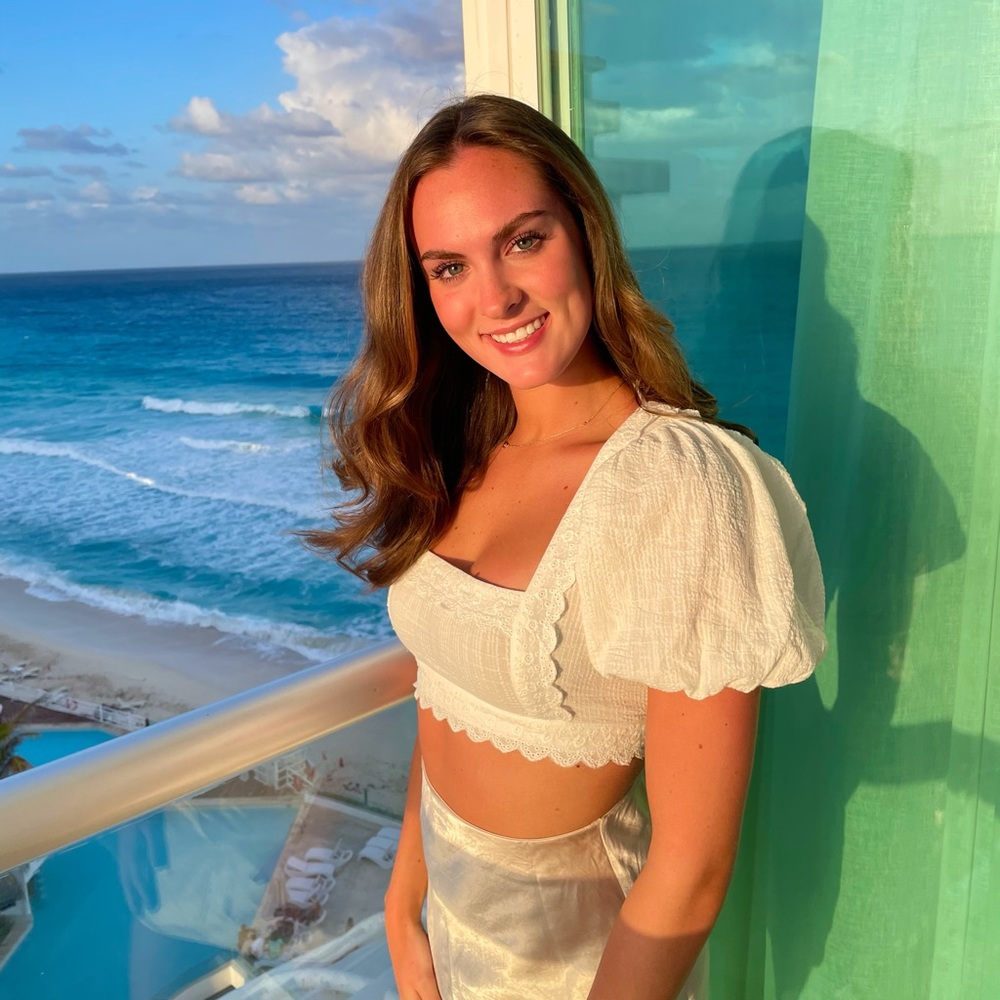 Meet your Posher, Amelia